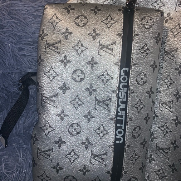 Louis Vuitton Monogram Pochette Backpack - Picture 7 of 8